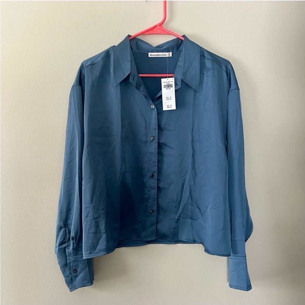 Abercrombie 90s cropped satin shirt blue